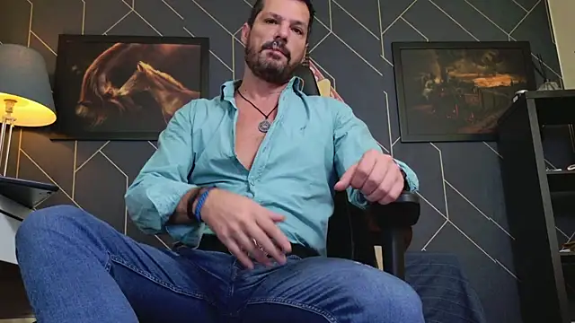 Snapshot of ChrisKox chatting on 11.03.25 ChrisKox online show from 11.03.25