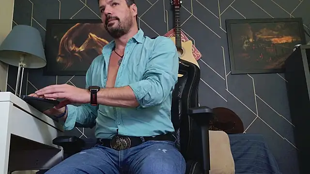 Snapshot of ChrisKox chatting on 11.03.25 ChrisKox online show from 11.03.25