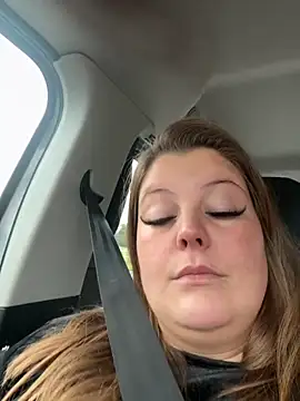 Snapshot of BootyLola chatting on 11.14.25 BootyLola online show from 11.14.25