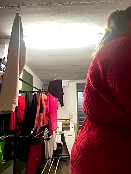 Snapshot of BootyLola chatting on 12.19.25 BootyLola online show from 12.19.25