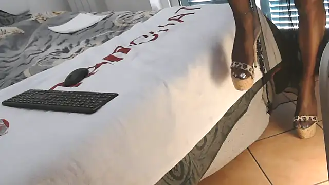 pinktv68 online show from 10.31.25