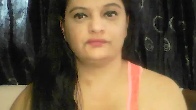Snapshot of sweetnessangel chatting on 10.26.25 sweetnessangel online show from 10.26.25