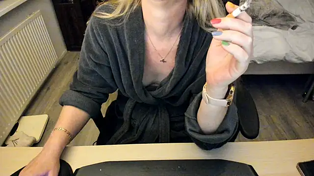 minoesje37 online show from 01.12.25