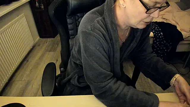 minoesje37 online show from 02.11.25