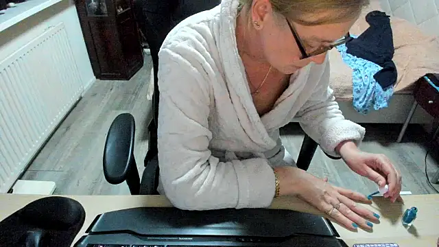 minoesje37 online show from 03.09.25