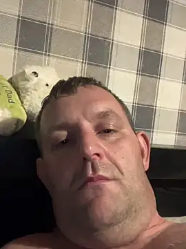 Snapshot of Eddieh2k7 chatting on 10.10.25 Eddieh2k7 online show from 10.10.25