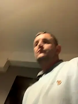 Snapshot of Eddieh2k7 chatting on 11.27.25 Eddieh2k7 online show from 11.27.25