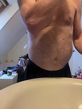 Snapshot of outlaw200 chatting on 12.25.24 outlaw200 online show from 12.25.24