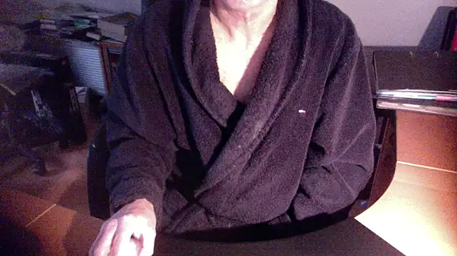 Snapshot of outlaw200 chatting on 01.16.25 outlaw200 online show from 01.16.25