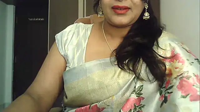 Snapshot of Spandana_Sweety chatting on 10.18.25 Spandana Sweety online show from 10.18.25