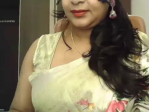 Snapshot of Spandana_Sweety chatting on 10.25.25 Spandana Sweety online show from 10.25.25