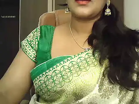 Snapshot of Spandana_Sweety chatting on 10.27.25 Spandana Sweety online show from 10.27.25