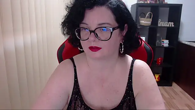 Snapshot of MissTroublle chatting on 12.13.24 MissTroublle online show from 12.13.24