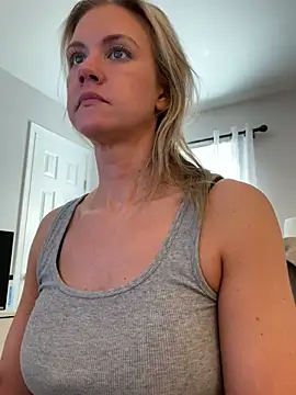 Snapshot of Kay_Cakes chatting on 03.14.25 Kay Cakes online show from 03.14.25