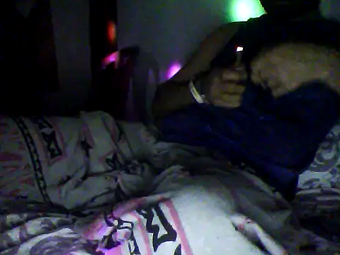 Snapshot of Spnfks chatting on 12.29.24 Spnfks online show from 12.29.24