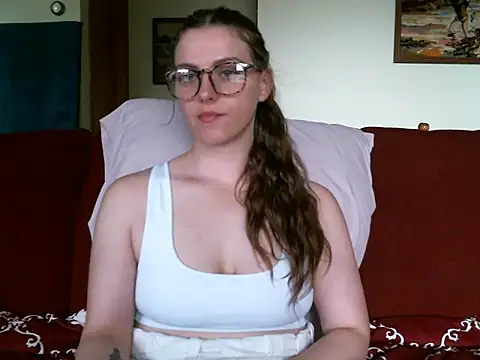Snapshot of katie_kitten38 chatting on 06.02.26 katie kitten38 online show from 06.02.26