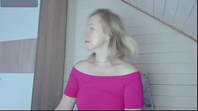 Snapshot of I_AM_MILF chatting on 09.17.25 I AM MILF online show from 09.17.25