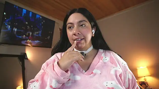 Snapshot of coraline_latin chatting on 05.03.26 coraline latin online show from 05.03.26