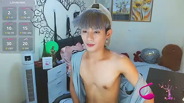 Snapshot of WildestTwink chatting on 09.08.25 WildestTwink online show from 09.08.25