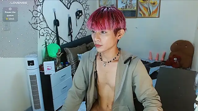 Snapshot of WildestTwink chatting on 10.02.25 WildestTwink online show from 10.02.25