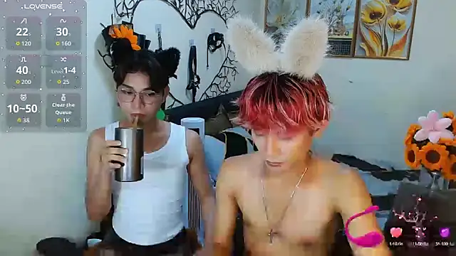 Snapshot of WildestTwink chatting on 10.11.25 WildestTwink online show from 10.11.25