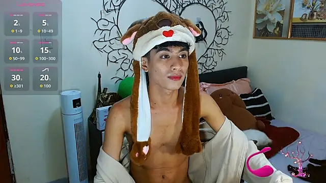 Snapshot of WildestTwink chatting on 11.06.25 WildestTwink online show from 11.06.25