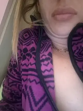 Snapshot of fammefatale1987 chatting on 11.16.25 fammefatale1987 online show from 11.16.25