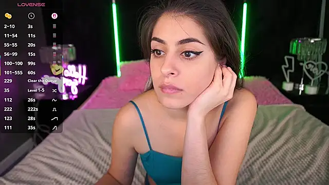 Snapshot of GoldBabyS chatting on 10.28.25 GoldBabyS online show from 10.28.25