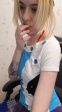 YogisticJuli666 online show from 01.14.25