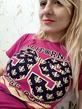 YogisticJuli666 online show from 01.17.25