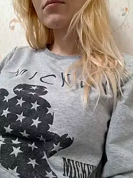 YogisticJuli666 online show from 02.11.25