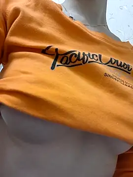 YogisticJuli666 online show from 02.26.25