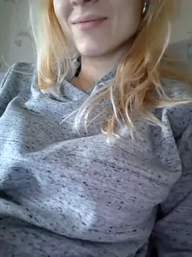 YogisticJuli666 online show from 03.17.25