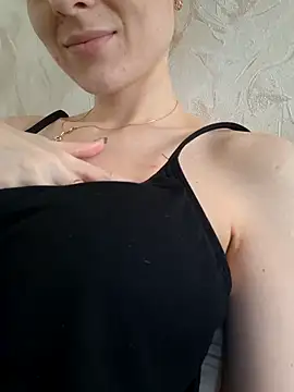 YogisticJuli666 online show from 10.09.25