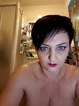 Snapshot of lucillabollente chatting on 02.22.25 lucillabollente online show from 02.22.25