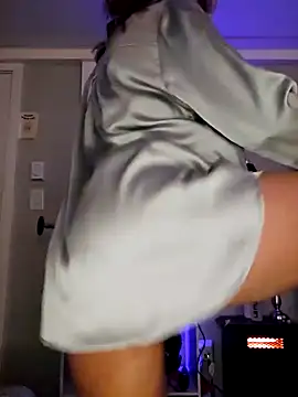 Snapshot of _NinaLuvSins_ chatting on 02.08.25 NinaLuvSins online show from 02.08.25