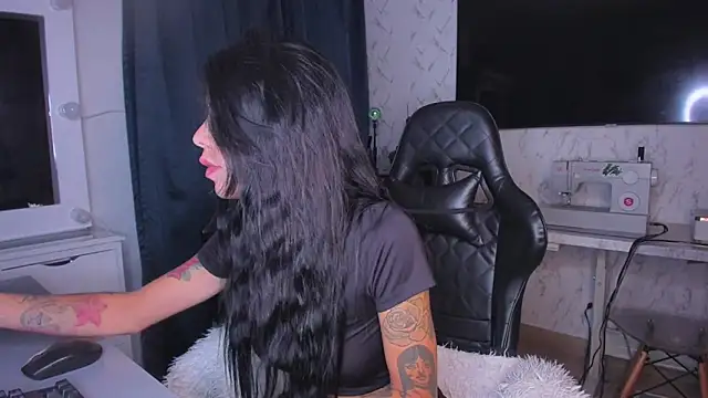 Snapshot of Lisegg_ chatting on 01.22.25 Lisegg online show from 01.22.25