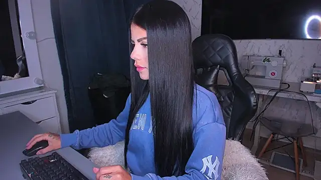 Snapshot of Lisegg_ chatting on 01.30.25 Lisegg online show from 01.30.25