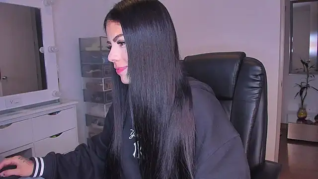 Snapshot of Lisegg_ chatting on 03.20.25 Lisegg online show from 03.20.25