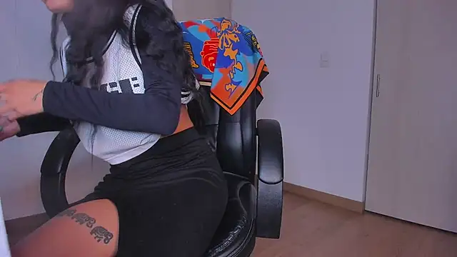 Snapshot of Lisegg_ chatting on 10.15.25 Lisegg online show from 10.15.25