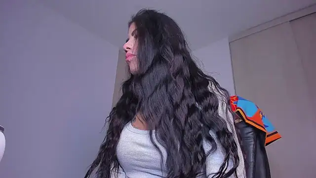 Snapshot of Lisegg_ chatting on 10.28.25 Lisegg online show from 10.28.25