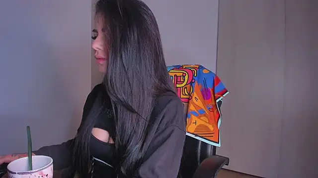 Snapshot of Lisegg_ chatting on 11.07.25 Lisegg online show from 11.07.25