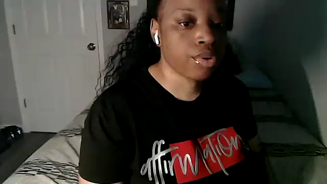 Sexymona1218 online show from 09.25.25