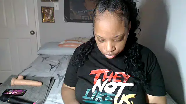 Sexymona1218 online show from 10.22.25