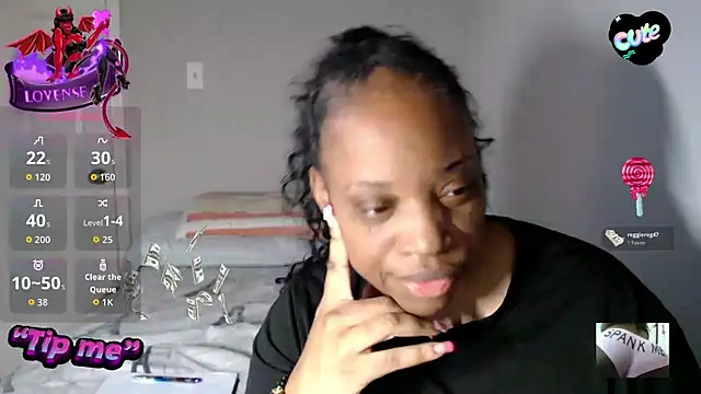 Sexymona1218 online show from 11.10.25