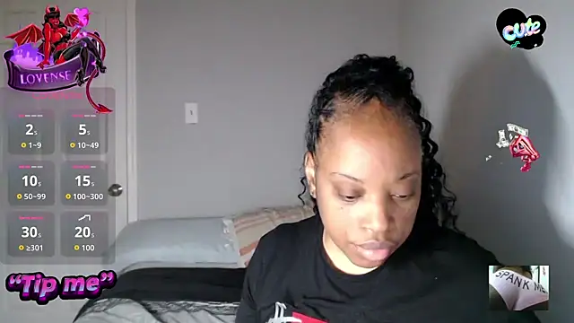 Sexymona1218 online show from 11.28.25