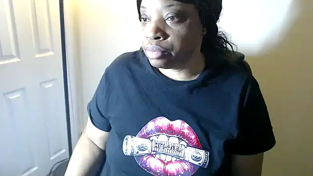 Sexymona1218 online show from 02.28.26