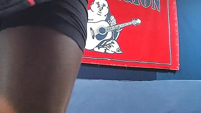 Snapshot of iBreakHeartz chatting on 01.24.25 iBreakHeartz online show from 01.24.25