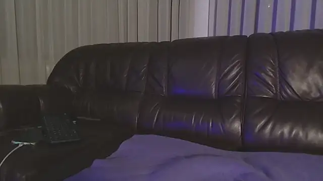 Snapshot of DeesseLuxure chatting on 02.11.25 DeesseLuxure online show from 02.11.25