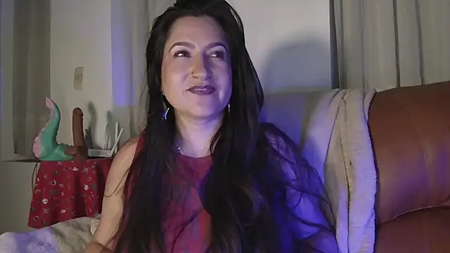 Snapshot of DeesseLuxure chatting on 09.15.25 DeesseLuxure online show from 09.15.25